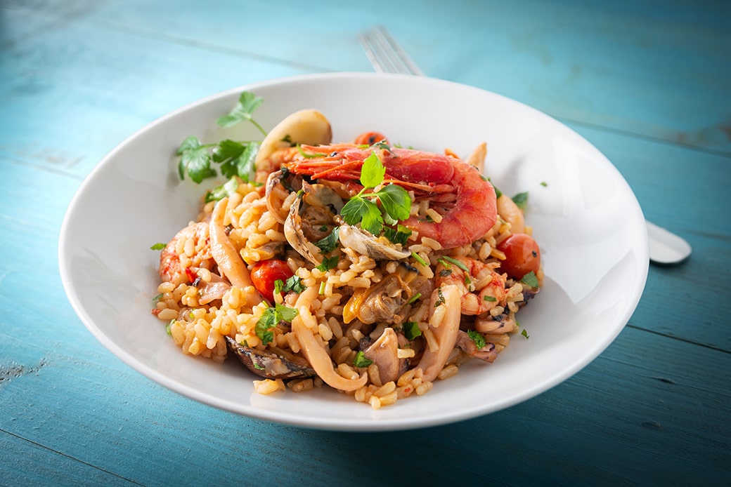 Жареный рис с овощами и морепродуктами